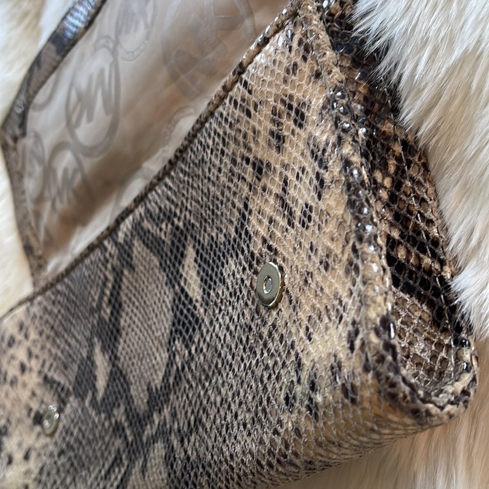 Michael Kors Snakeskin genuine clutch - Picture 9 of 11